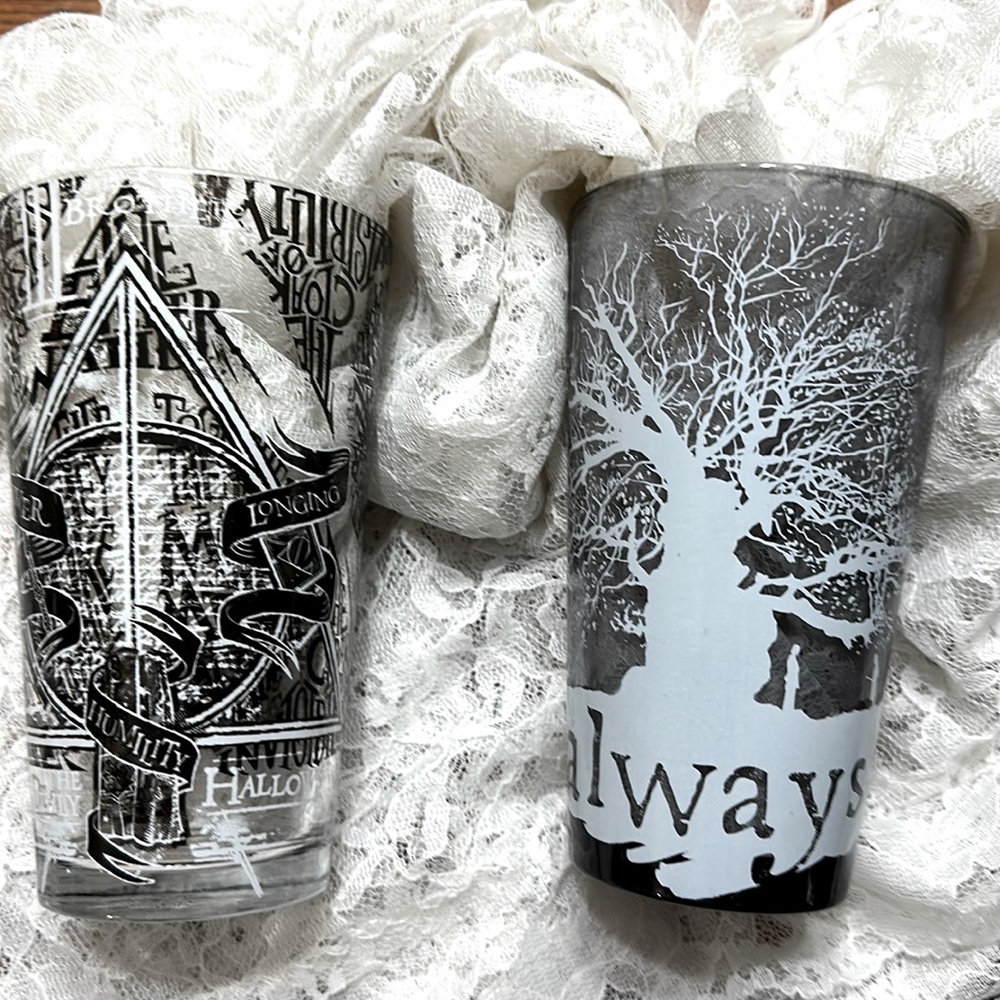 Harry Potter glasses set of 2 EXCELLENT CONDITION